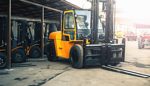 Renting a forklift maintaining a forklift