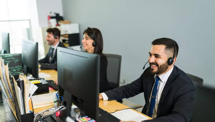 Top 5 Ways Call Center Software Helps Employees Thrive