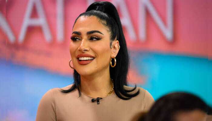 Makeup Icon Huda Kattan Claims That The Beauty Industry Keeps A Sexist Attitude