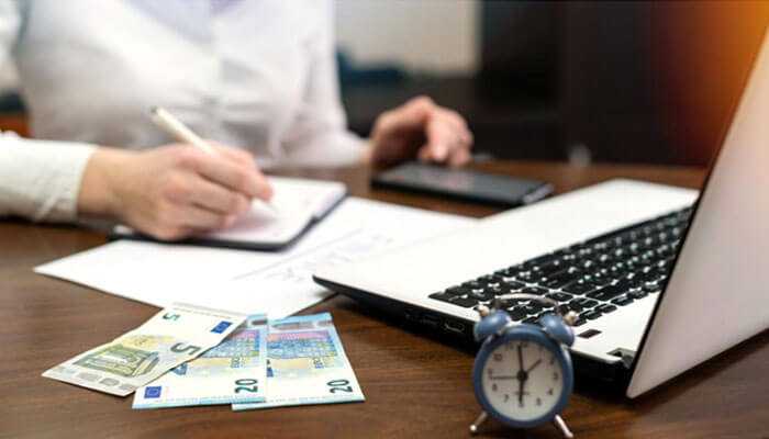 Finding Professional Money Advice on the Internet: A Guide Finding Professional Money Advice on the Internet: A Guide